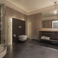 Woodland hotel - bathroom